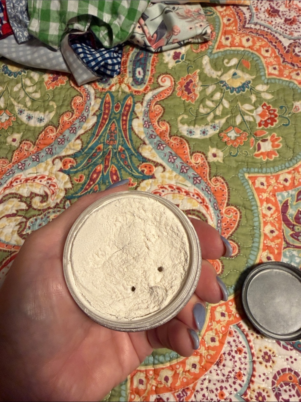 Mary Kay Translucent Loose Powder - Picture 3 of 3